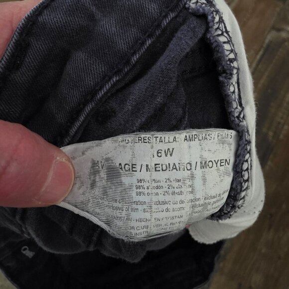 Bandolino Woman's Mandie Jeans Size 16w - Picture 4 of 7